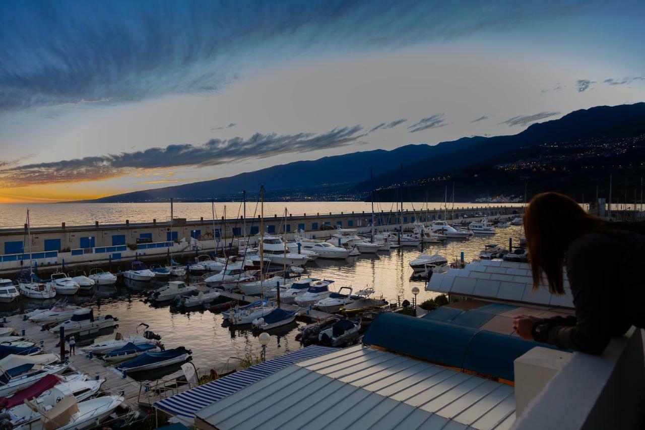Ferienwohnung Radazul Marina Seafront 13 Exterior foto